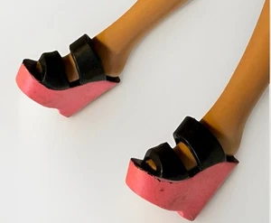 Barbie Doll Beyond Pink 1998 2-tone Black High Heel Shoes Wedge Sandals - Picture 1 of 5