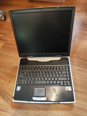 Notebook Yakumo Green732 mit Akku und Win XP DVD Defekt Bastler - Bild 1 von 4