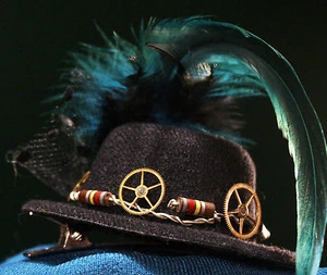 Halloween Kostüm Haarspange ~ Perlenzahnräder des Widerstands ~ Steampunk Mini Zylinderhut - Bild 1 von 12