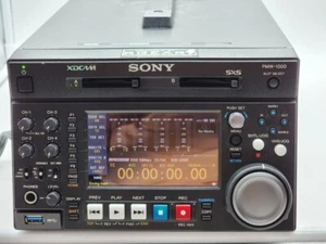 Plataforma de grabación de memoria Sony PMW-1000 Compact XDCAM HD/SD SxS con estuche rígido - Imagen 1 de 10