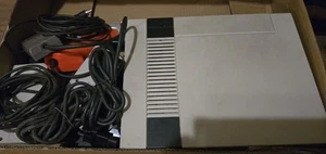 Original NES Konsole mit Controller, plus 3 Spiele - Bild 1 von 5
