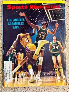 Sports Illustrated April 24, 1972 Kareem Abdul Jabbar Lakers Vs. Bucks - Picture 1 of 13