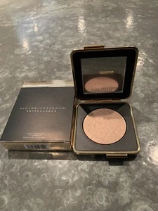 Rare - Victoria Beckam & Estee lauder Highlighter - Picture 1 of 7