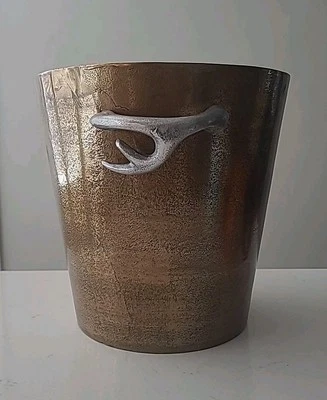 Cubo de hielo Umbral Champagne Ciervo Ciervo Asas Enfriador Cabina (B1-CL) Foto 1 de 4