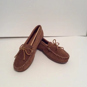 Minnetonka Moccasin size 8 - Picture 1 of 9