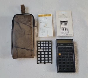 Vintage HP 41C Taschenrechner mit Wertpapiermodul & Overlay, Handbuch und Hülle - Bild 1 von 17