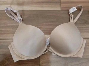 Neu mit Etikett Victoria's Secret gepolsterter Push-up-BH mit 2 Körbchen 32A nude Praline Bombshell - Bild 1 von 7