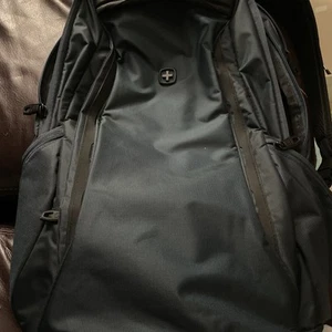 Sac à dos pour ordinateur portable SWISSGEAR 3573 17 pouces - Poche pour ordinateur portable 13 pouces bleu/noir. - Photo 1/4