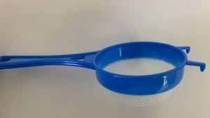 2 1/2 inch Plastic Strainer with Nylon Mesh - Picture 1 of 4