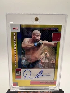 Daniel Cormier - 2023 Panini Signature Series Gold Auto 1/10 - Picture 1 of 2