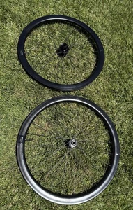 Giant SLR 1 Carbon Wheelset 42mm Tubeless Ready Shimano/Sram 11-Speed 700c - Picture 1 of 8