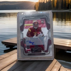 2022 Panini Playbook Rookies Auto RC Au Signatures #127 Brian Robinson Jr. - Picture 1 of 2