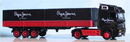 Mercedes-Benz Actros LH   'Pepe Jeans'    1/87  ITALERI  DA EDICOLA BELLISSIMO - Immagine 1 di 1