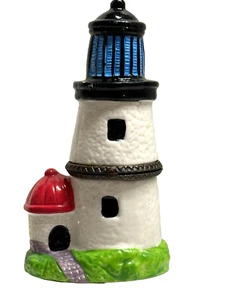 Caja de pastillas Lighthouse Stash baratija cerámica porcelana bisagras 5" x 2,5" - nunca usada - Imagen 1 de 14