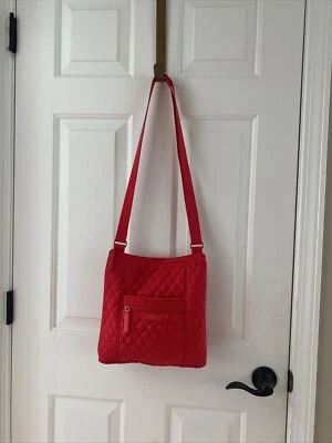 "Bolso de hombro Vera Bradley rojo acolchado tela hipster 11""x10,5""" Foto 1 de 4