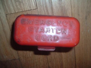 Vintage Johnson Evinrude Emergency Starter Cord Red Plastic Box 312058 outboard - Picture 1 of 2