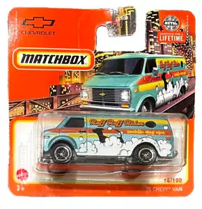 Matchbox '75 Chevy Van 14/100 2024 1:64 modellino auto bambini giocattolo dog spa IMBALLO ORIGINALE - Foto 1 di 14