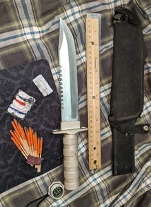 13" Survival Knife Slightly Used Hidden Compartment Compass Matches Sewing Kit - Picture 1 of 12