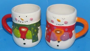 Bay Island Rare Pair of Snowman Christmas Mugs Holding Hot Chocolate 4" L@@K - Picture 1 of 5