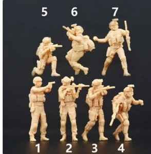 1:64 1:43 Military Personnel Miniature Figure Model For Cars Vehicles - Picture 1 of 14