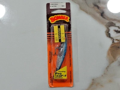 1995 BOMBER F. PRO LONG "A" MINNOW FISHING LURE B14AP-FXSIL SILVER & BLUE NEW! - Image 1 of 4