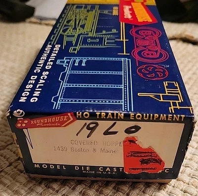 Roundhouse Boston & Maine HO Covered Hopper Kit - Image 1 of 4