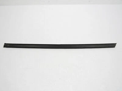 17-20 Jaguar F-Pace 2018 puerta delantera derecha ventana interior sello resistente a la intemperie; Foto 1 de 4