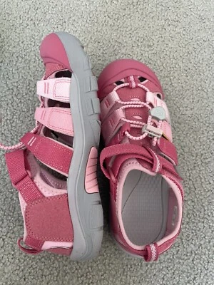 Sandalias Keen Newport H2 Jóvenes Niños Grandes 4 Niñas Rosa Rapto Polvo Foto 1 de 4