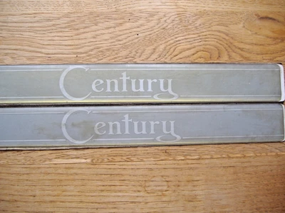 Placa de rodadura de plástico Daimler Century NOS genuina de fábrica - Imagen 1 de 4