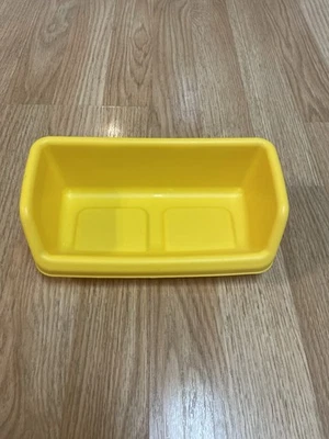 Paso 2 2 2 en 1 Caja de Juguetes y Tapa de Caballete para Niños Repuesto Pequeña Bandeja de Arte Amarilla Foto 1 de 4