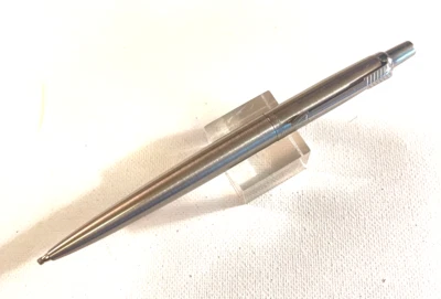 Bolígrafo Parker Jotter c2000 volante de acero hecho en EE. UU. botón empotrado hecho en Reino Unido Foto 1 de 4