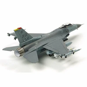 Tamiya America Inc 60788 1/72 F-16 CJ Fighting Flacon w/Equipment TAM60788 - Picture 1 of 2