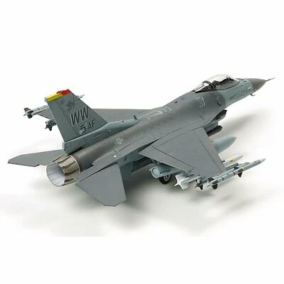 Flacone da combattimento Tamiya America Inc 60788 1/72 F-16 CJ con attrezzatu... - Immagine 1 di 2