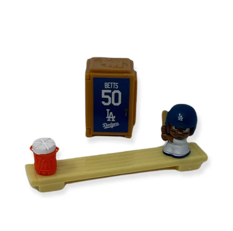 TeenyMates MLB Series 8 LA Dodgers #50 Mookie Betts Figure Locker Bench Jug Set Cover