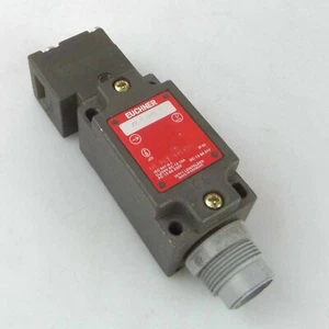 Euchner Sicherheitsschalter NZ2VZ-528E GEB - Bild 1 von 3