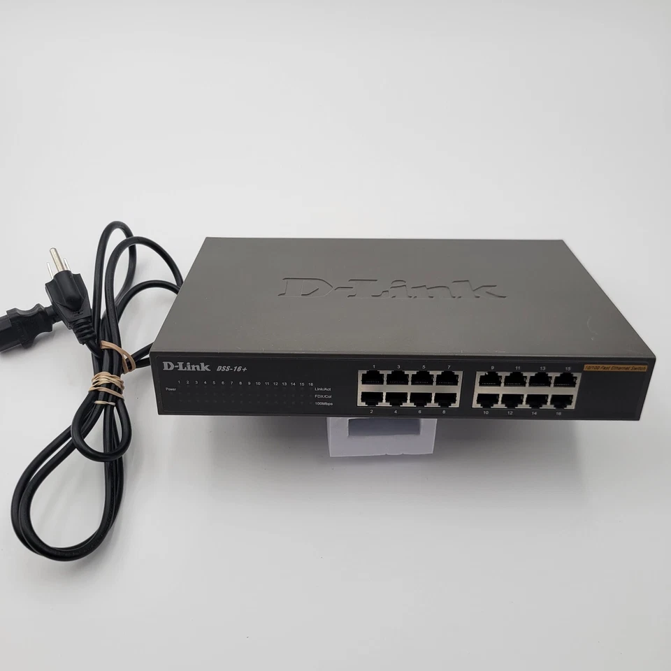 D-Link DSS-16+ 16-Port Fast Ethernet Unmanaged Switch w/ Power cable (Z3E2) - Image 1 of 4
