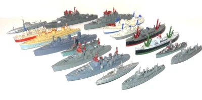 ВИНТАЖНЫЙ ЛОТ (17) TOOTSIETOY ВОЕННЫЕ МЕТАЛЛИЧЕСКИЕ КОРАБЛИ РАЗНООБРАЗНЫЕ ЛИНКОРЫ РАЗРУШИТЕЛИ США - Изображение 1 из 4