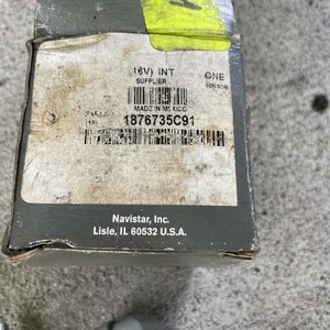 GENUINE INTERNATIONAL CAMSHAFT POSITION SENSOR # 1876735C91 - Picture 1 of 4