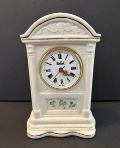 Vintage Belleek Glenveigh Porzellan Kleeblatt Manteluhr 7,5" hoch benötigt Batterie - Bild 1 von 5