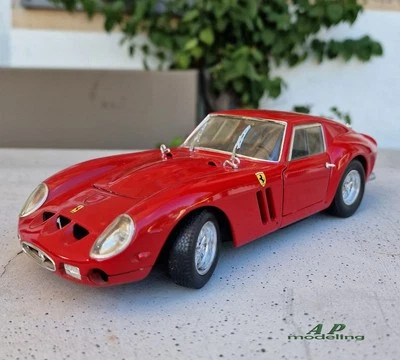 modellino auto scala 1/18 ferrari 250 gto della hot wheels macchinina vintage - Immagine 1 di 4