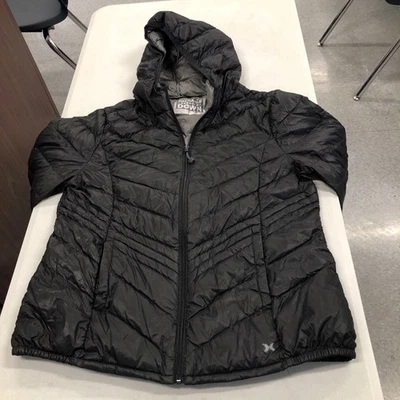 Chaqueta de plumón Xersion empacable para mujer grande con capucha ligera acolchada premium Foto 1 de 4