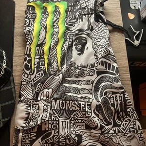 Rare Monster Energy Drink Board Shorts Men's Size 36 Black/Green - Picture 1 of 9