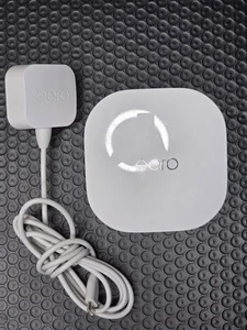 Eero 6 Mesh Dual Band Wi-Fi Extender Model Q010001 - Picture 1 of 3