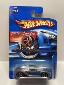 Hot Wheels 2006 #144 Bugatti Veyron Silver/Blue Faster Than - Picture 1 of 4