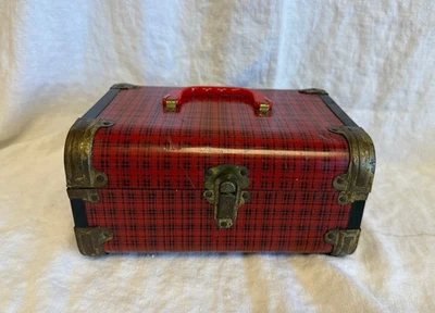 Porta muñecas equipaje tren metal vintage años 50 Foto 1 de 4