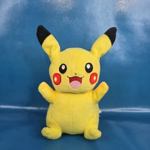Peluche pupazzo My Friend Pikachu illumina guance e pokemon parlante Tomy Toys testato - Foto 1 di 13