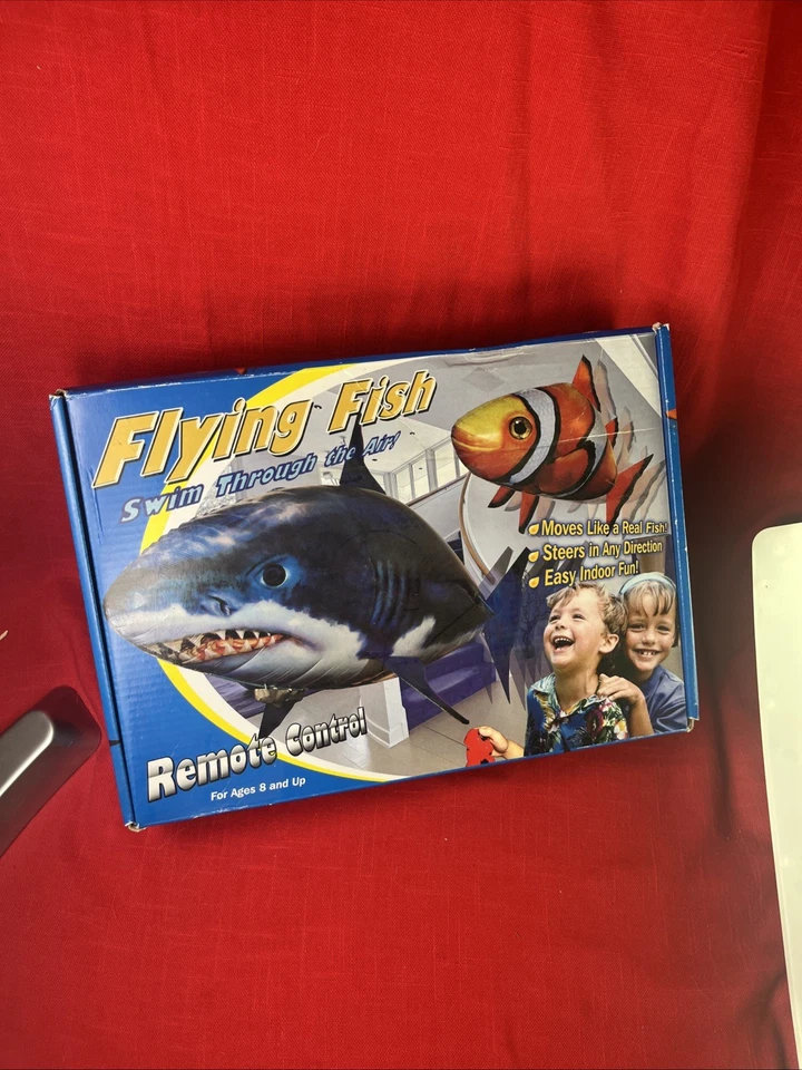 Remote Control Clownfish SwimmingRC Animal Toy Infrared RC Fly Fish Air Balloon - Image 1 of 4