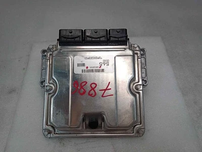 30630565 centralina motore per VOLVO V40 RANCHERA FAMILIAR 1.9 DI 1995 520655 - Immagine 1 di 4