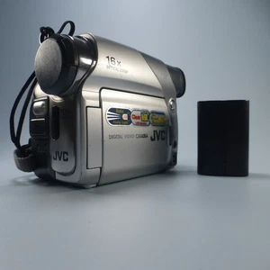 JVC GR-D24EK Handheld MiniDV Camcorder Silver Tested - Picture 1 of 9