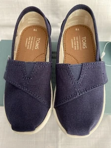 Toms Classic Navy Canvas Toddler Slip-on shoes US Size 7, 8 - Picture 1 of 5